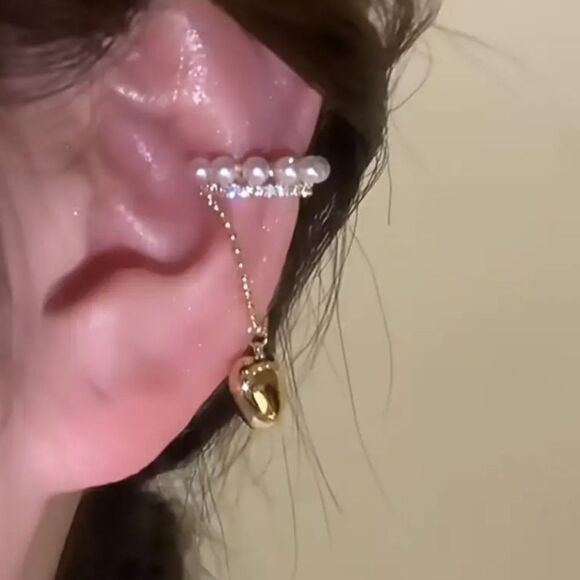 Elegant Love Heart & Synthetic Pearl Ear Cuff ( 1 PC ) - Picture 6 of 6